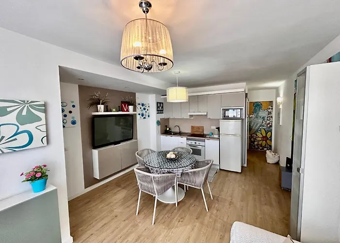 Apartment Delicious Cristianos,achacay,2bdr 2bathr Close Wifi Free